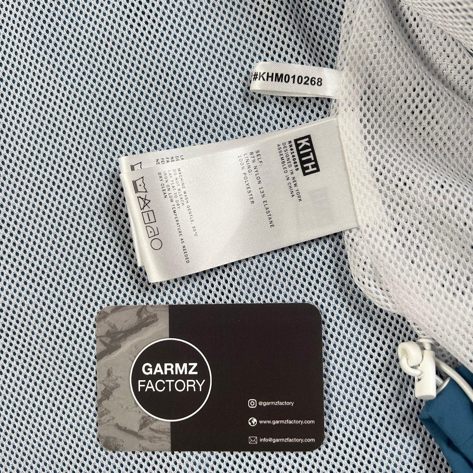 Kith Madison Cavan Hooded Jacket Blue/Green/Grey – Garmz Factory Kith Madison Cavan Hooded Jacket Blue/Green/Grey – Garmz Factory