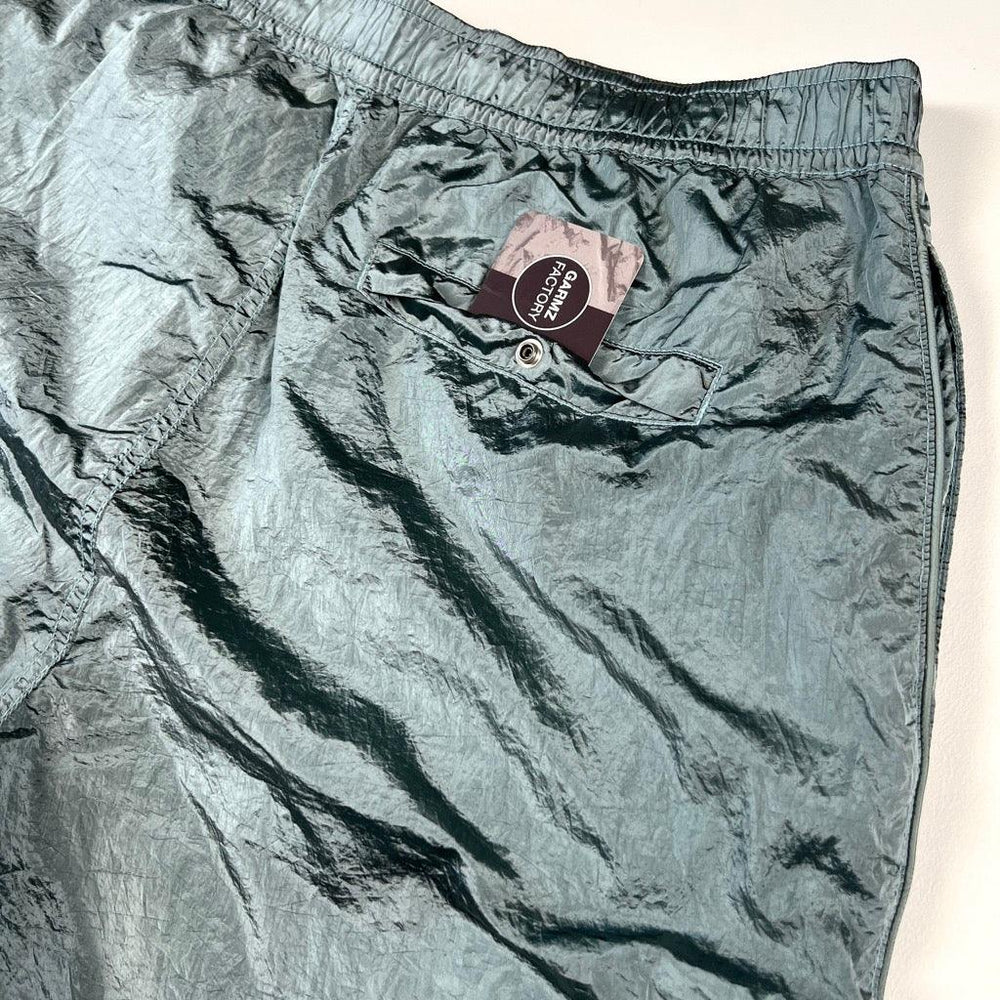 Stone Island Nylon Metal Cargo Shorts Blue – Garmz Factory