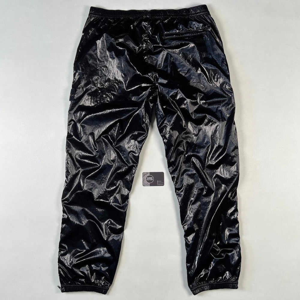 Stone Island Supreme Liquid Silk Trousers Black – Garmz Factory