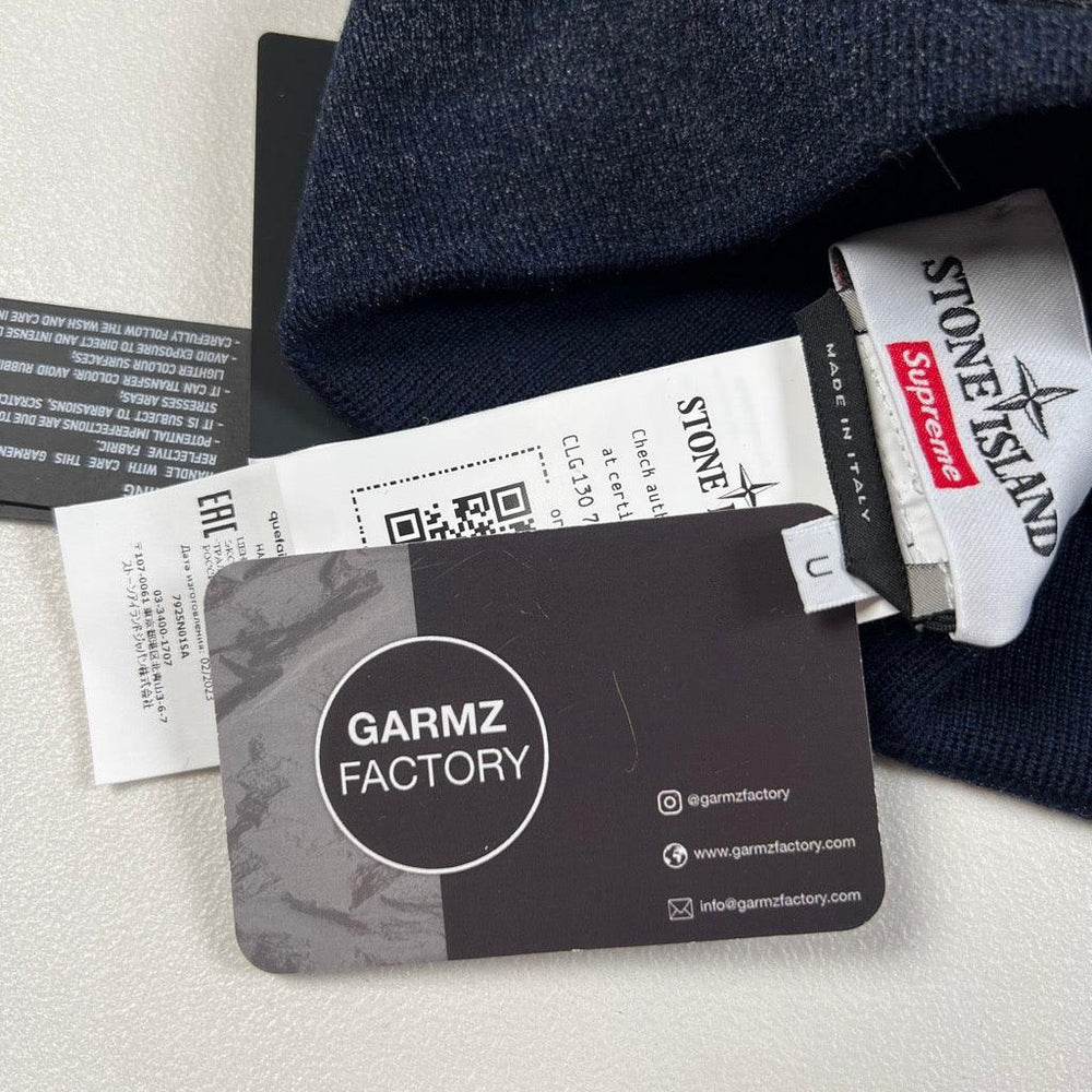 Stone Island Supreme Reflective Beanie Navy – Garmz Factory